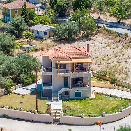 Vakantiehuis Ourania Near Myrtos *